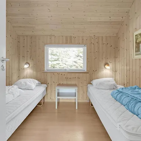 Dom wakacyjny Beautiful In Vaeggerlose With Sauna